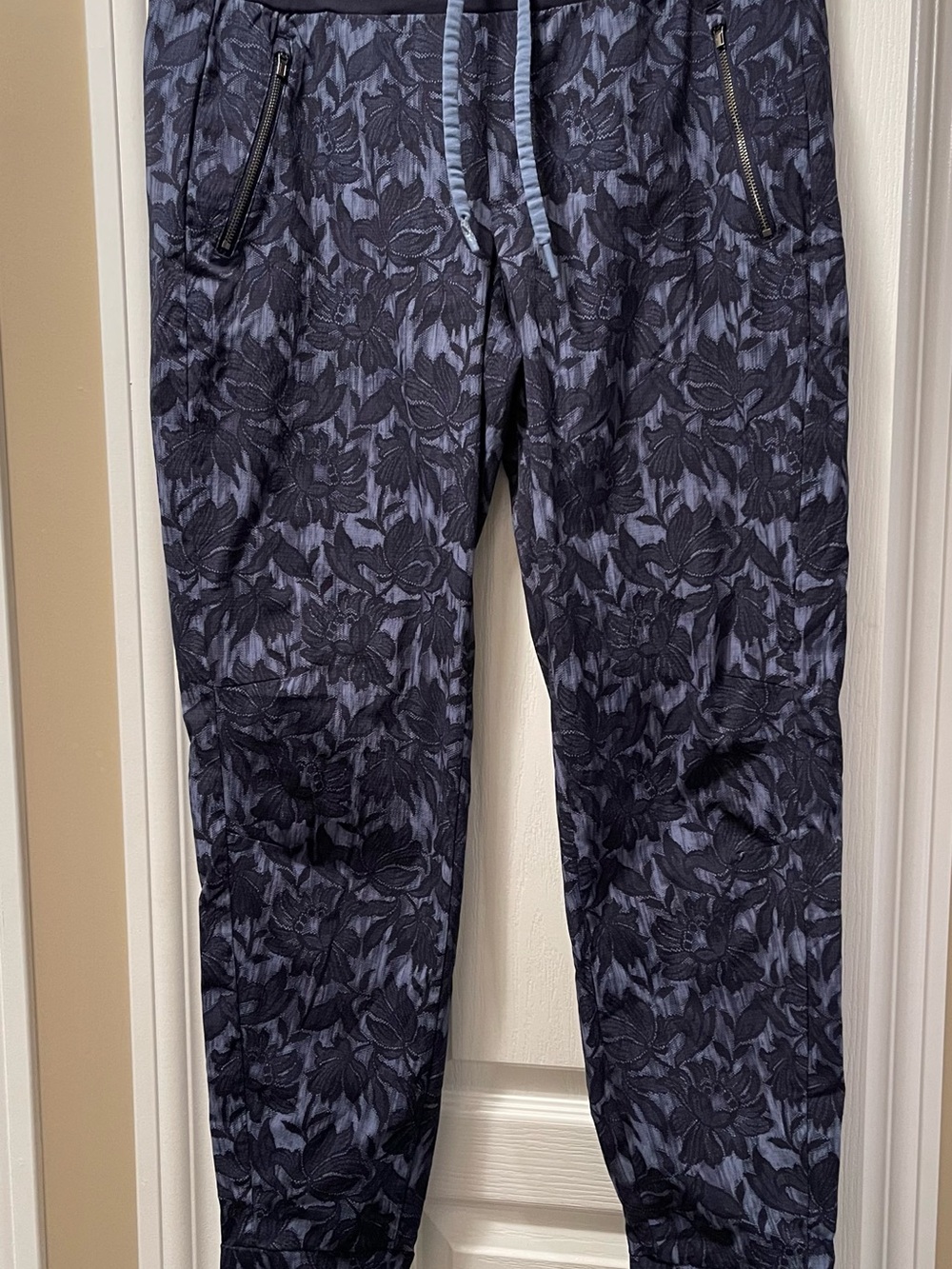 Athleta Dark Floral Jacquard Joggers in Navy & Black